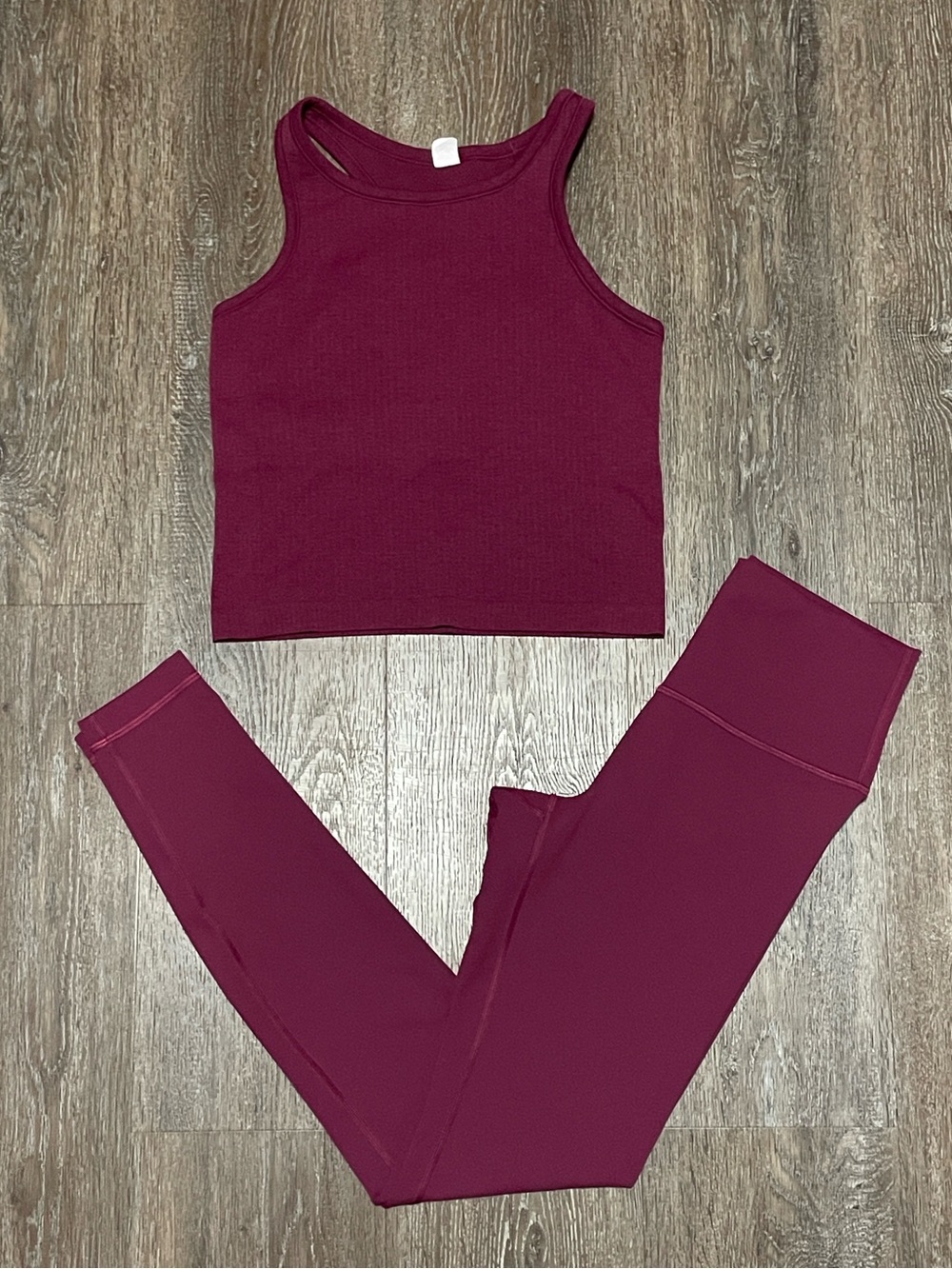 EUC Lululemon Matching Deep Luxe Set. Size 6